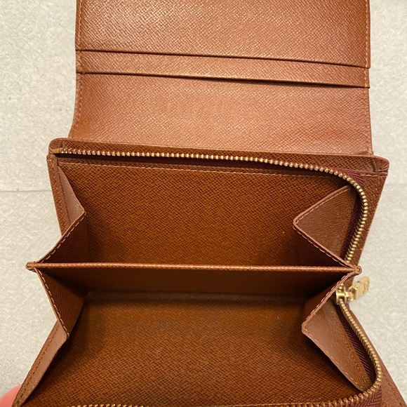 ❌Sold❌ LV wallet. Porte Monnaie Trésor - Picture 4 of 16